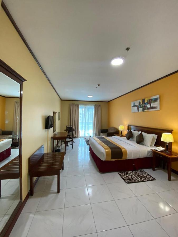 Desert Rose Hotel Apartments Дубай Экстерьер фото