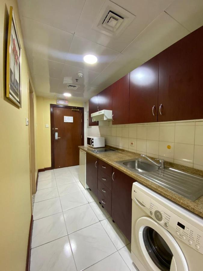 Desert Rose Hotel Apartments Дубай Экстерьер фото
