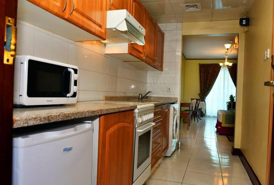 Desert Rose Hotel Apartments Дубай Экстерьер фото