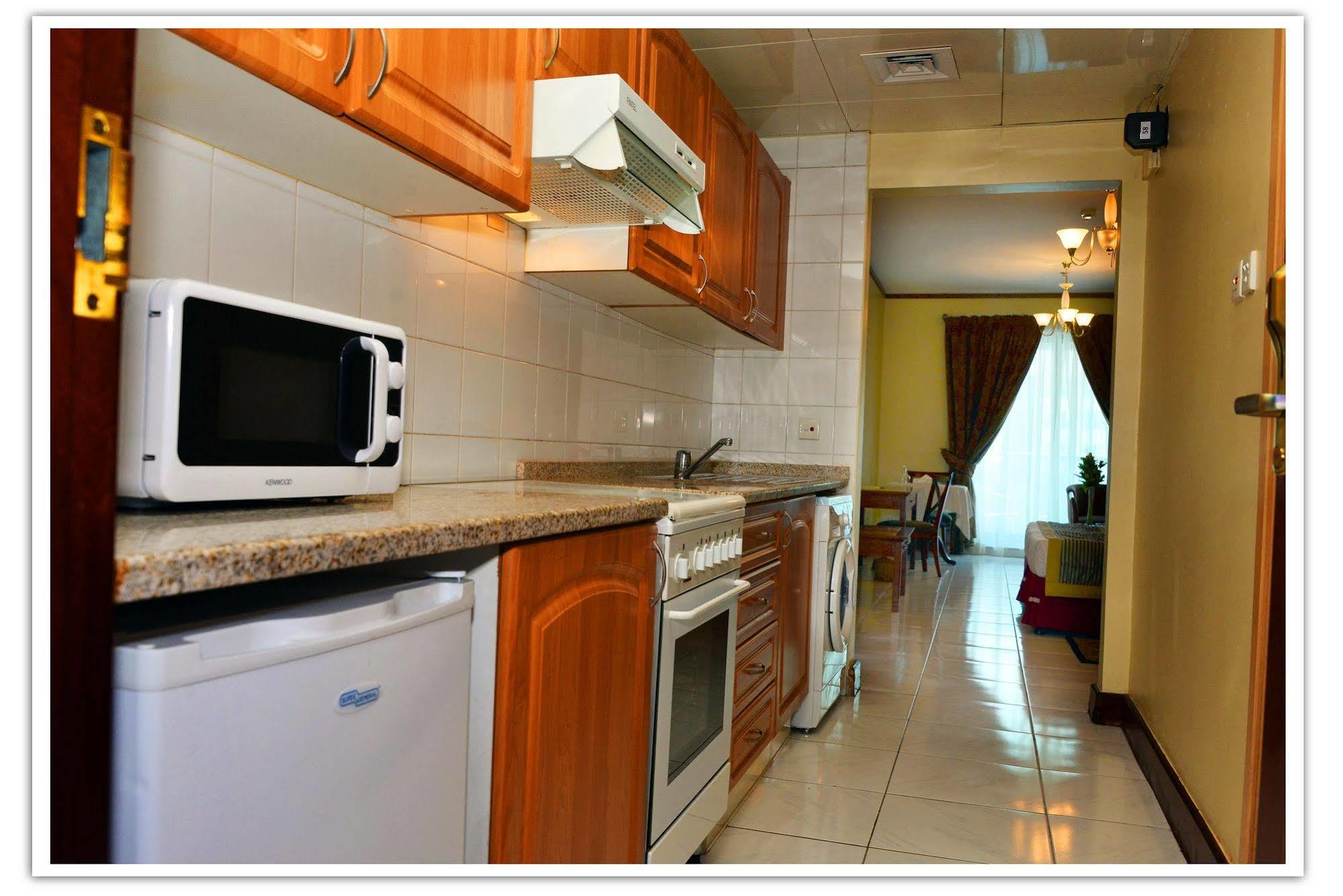 Desert Rose Hotel Apartments Дубай Экстерьер фото