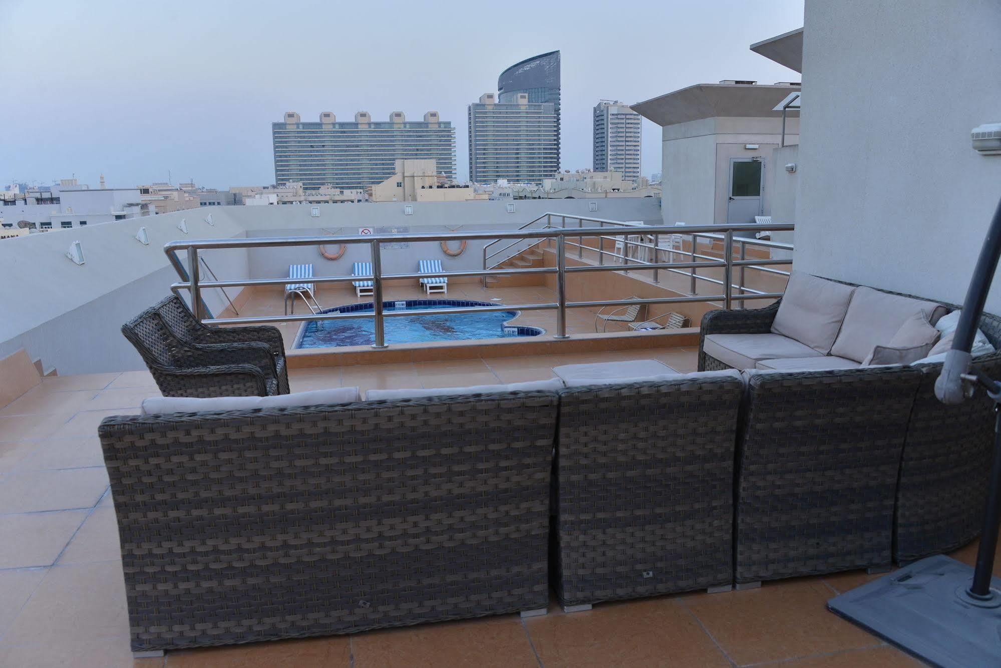 Desert Rose Hotel Apartments Дубай Экстерьер фото